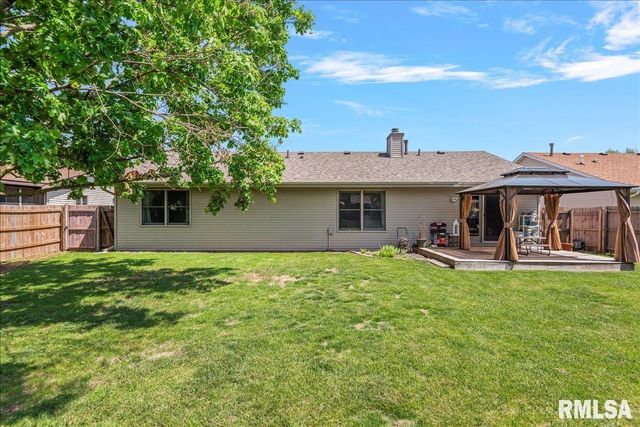 425 Dewberry Trail, Chatham, IL 62629