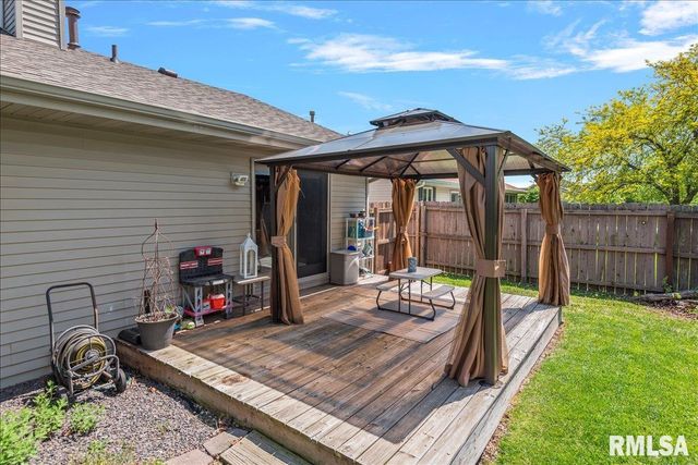 425 Dewberry Trail, Chatham, IL 62629