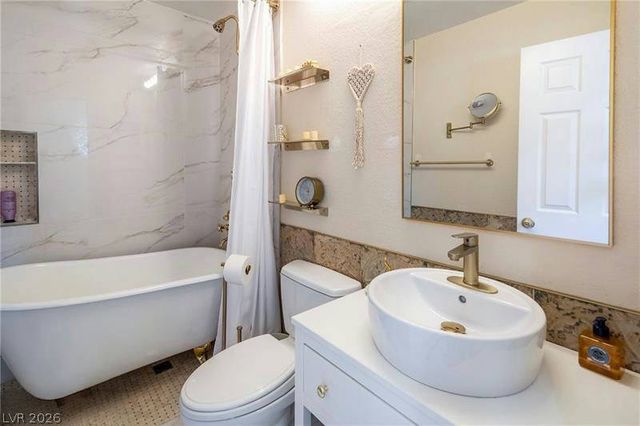 7044 Bright Springs Court, Las Vegas, NV 89113