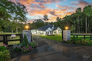 206 Rim Rock Road, Huntsville, TX 77340