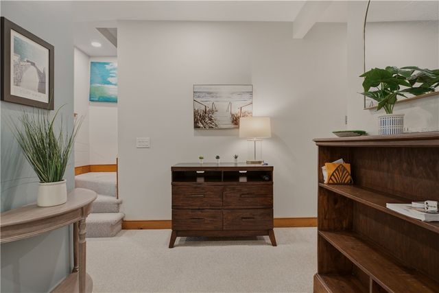 158 Narragansett Avenue U, Newport, RI 02840
