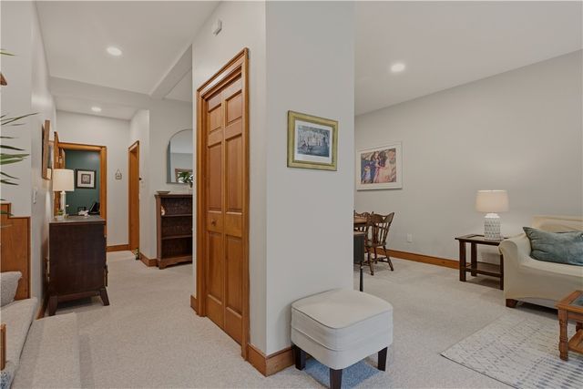 158 Narragansett Avenue U, Newport, RI 02840