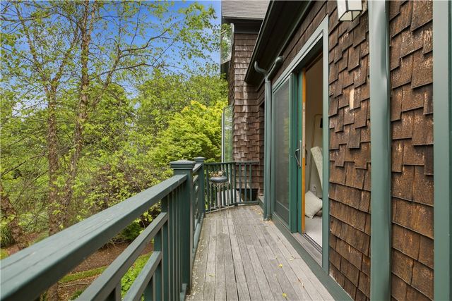 158 Narragansett Avenue U, Newport, RI 02840