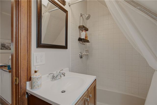 158 Narragansett Avenue U, Newport, RI 02840