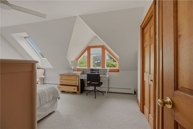 158 Narragansett Avenue U, Newport, RI 02840