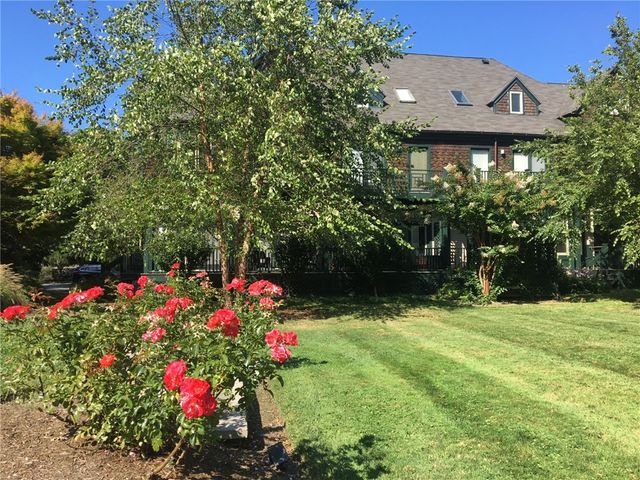 158 Narragansett Avenue U, Newport, RI 02840