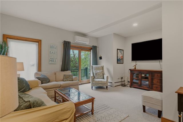 158 Narragansett Avenue U, Newport, RI 02840