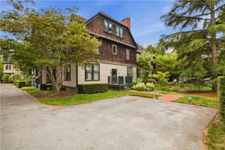 158 Narragansett Avenue U, Newport, RI 02840
