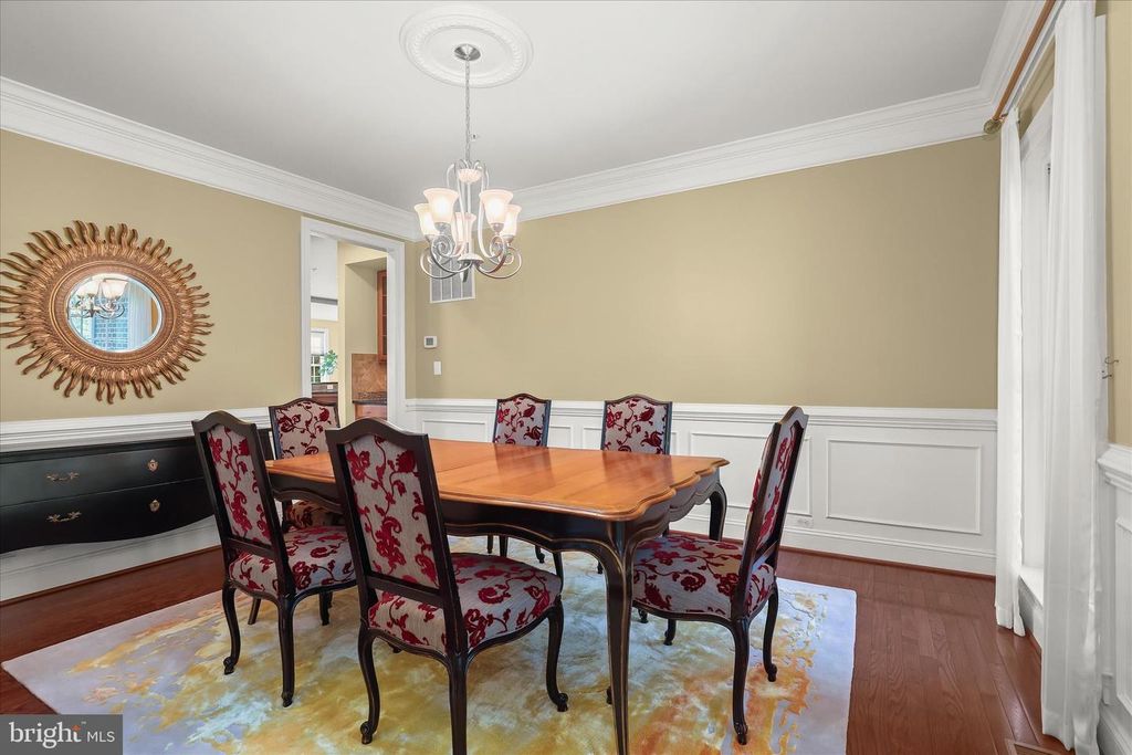 Image 9 of property listing at 14935 MICHELE DR, Glenelg, MD 21737