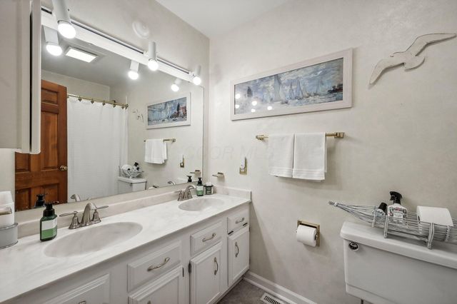 118 Sprague Drive, Hebron, OH 43025