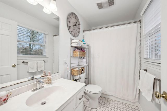 118 Sprague Drive, Hebron, OH 43025