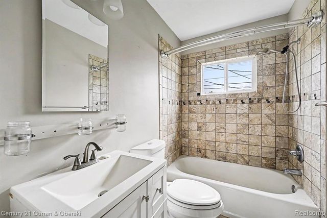 7921 Jackson Street, Taylor, MI 48180