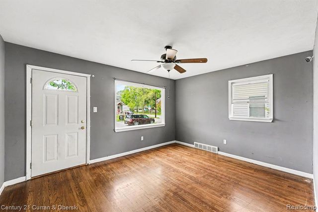 7921 Jackson Street, Taylor, MI 48180