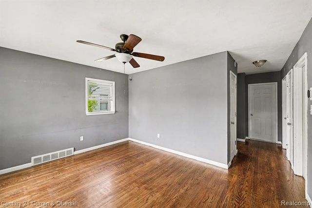 7921 Jackson Street, Taylor, MI 48180
