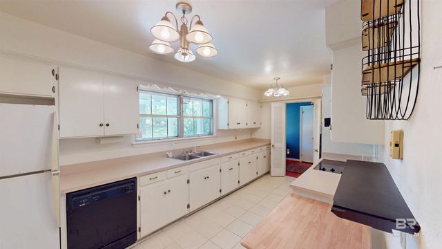 1075 Zurich Street, Mobile, AL 36608