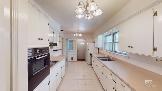 1075 Zurich Street, Mobile, AL 36608