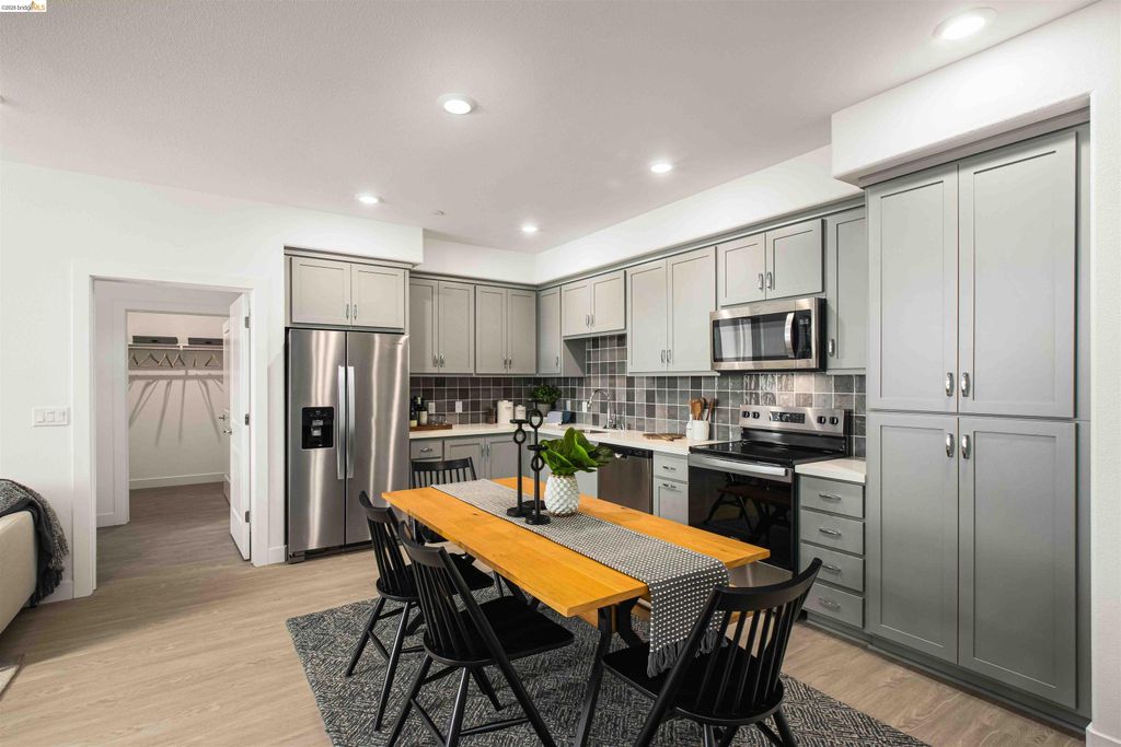 500 Somi Ct 412, Hayward, CA 94544