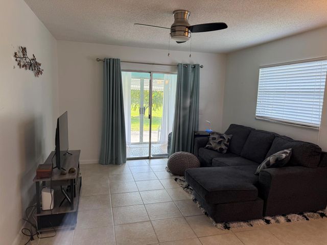300 SW Golfview Terrace 152, Boynton Beach, FL 33426