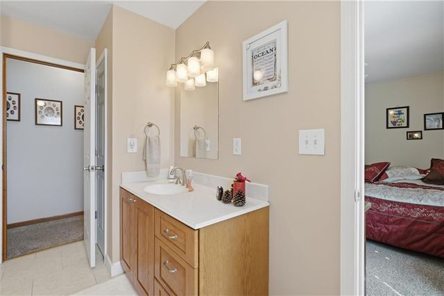 8209 E 133rd Terrace, Grandview, MO 64030