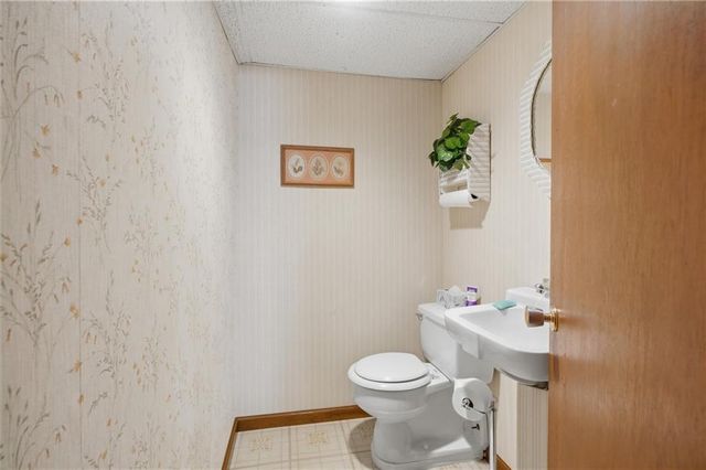 8209 E 133rd Terrace, Grandview, MO 64030