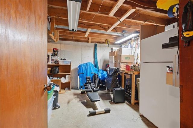 8209 E 133rd Terrace, Grandview, MO 64030