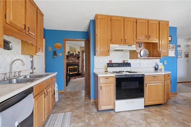 8209 E 133rd Terrace, Grandview, MO 64030