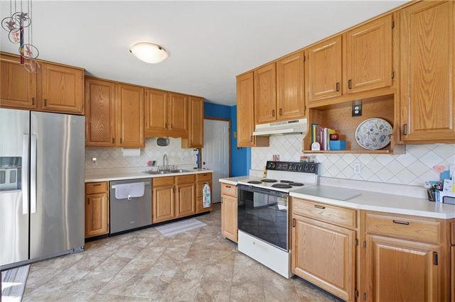 8209 E 133rd Terrace, Grandview, MO 64030