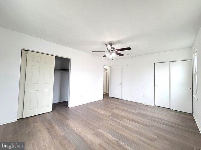 21 GREENFIELD DR, Berlin, NJ 08009