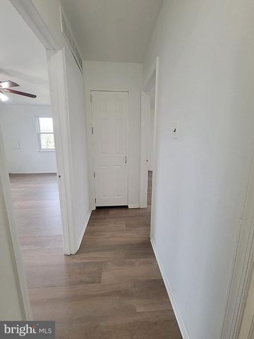 21 GREENFIELD DR, Berlin, NJ 08009