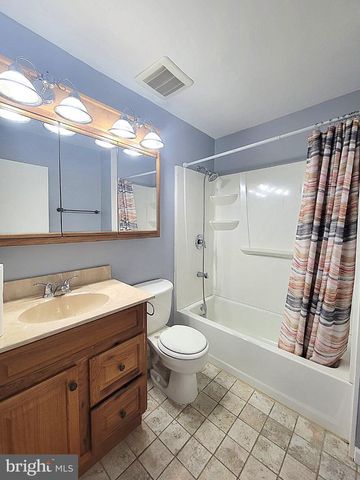 21 GREENFIELD DR, Berlin, NJ 08009