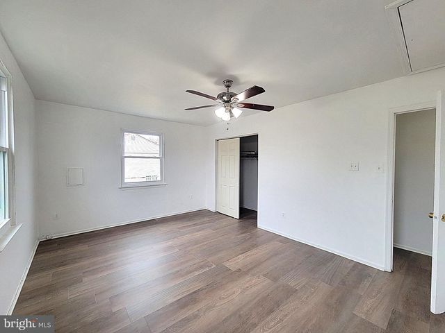 21 GREENFIELD DR, Berlin, NJ 08009