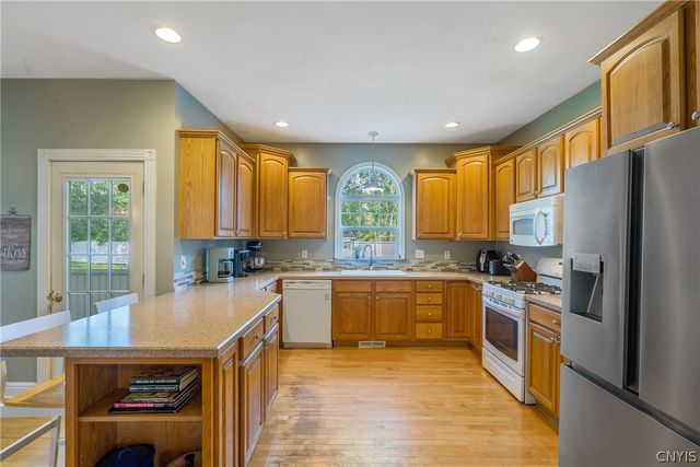 6377 Electric Railway, Cicero, NY 13039