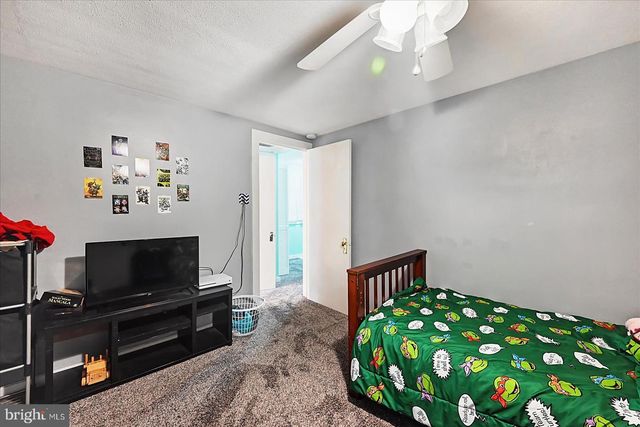 1114 W ARCH ST, Coal Township, PA 17866
