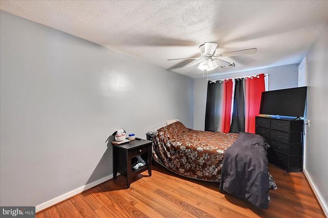 1114 W ARCH ST, Coal Township, PA 17866