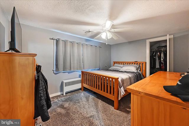 1114 W ARCH ST, Coal Township, PA 17866
