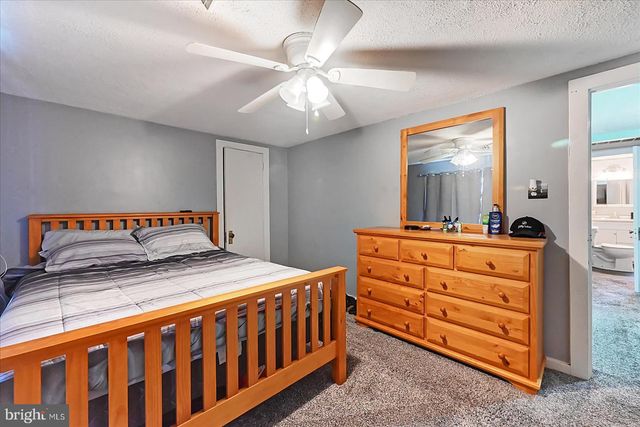 1114 W ARCH ST, Coal Township, PA 17866