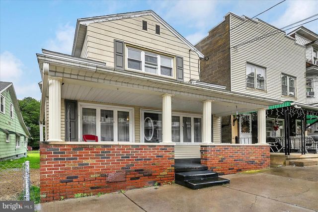 1114 W ARCH ST, Coal Township, PA 17866