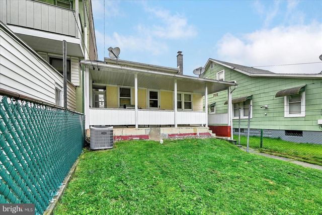 1114 W ARCH ST, Coal Township, PA 17866