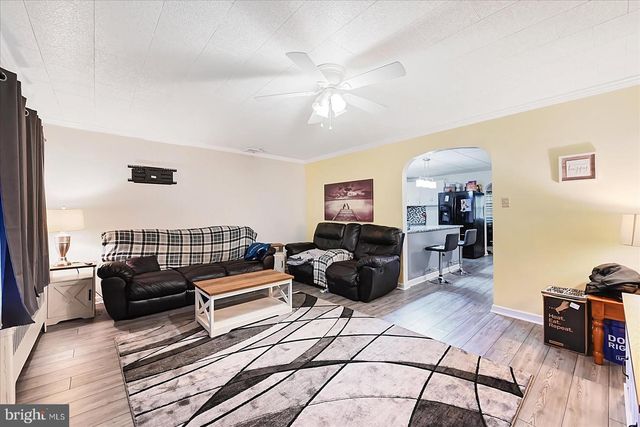 1114 W ARCH ST, Coal Township, PA 17866