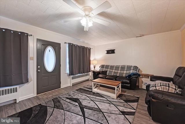 1114 W ARCH ST, Coal Township, PA 17866