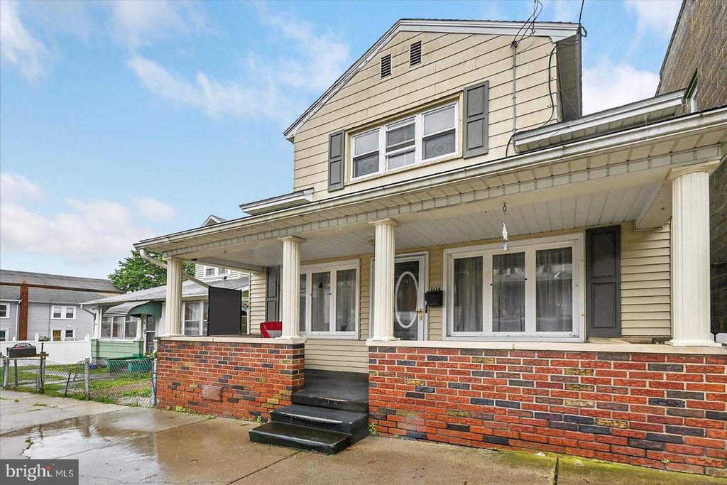 1114 W ARCH ST, Coal Township, PA 17866