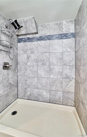 209 N Duchesne Drive, St Charles, MO 63301