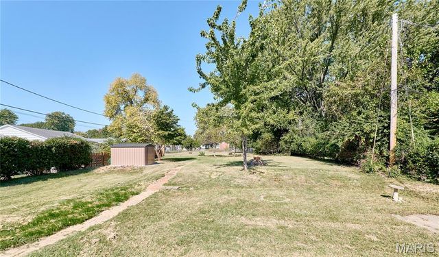 209 N Duchesne Drive, St Charles, MO 63301