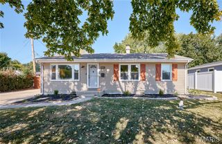 209 N Duchesne Drive, St Charles, MO 63301