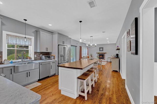 24 Woodside Court, Middletown, NY 10941