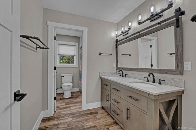 24 Woodside Court, Middletown, NY 10941