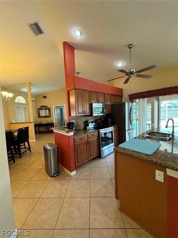 4134 SW 8th CT, Cape Coral, FL 33914