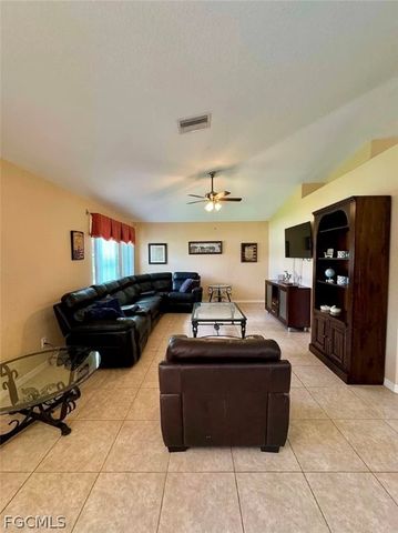 4134 SW 8th CT, Cape Coral, FL 33914