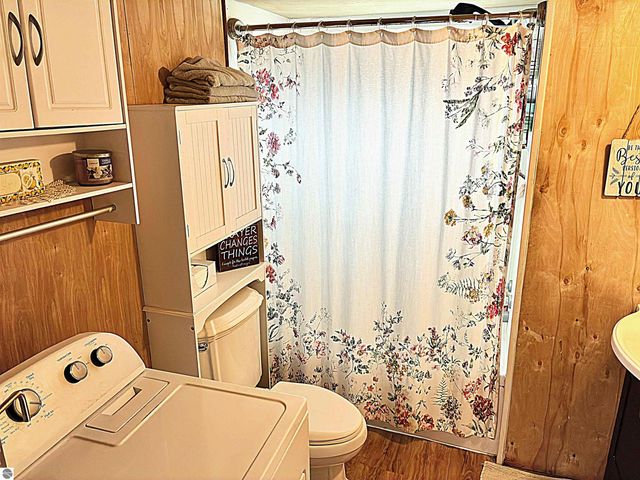 6064 US-31 S, Grawn, MI 49637