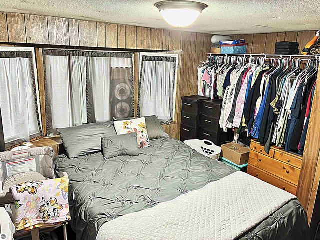 6064 US-31 S, Grawn, MI 49637